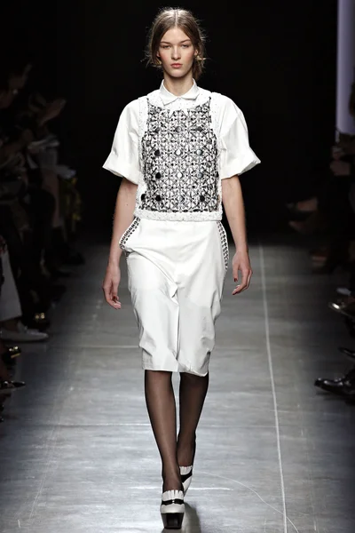 Look 13